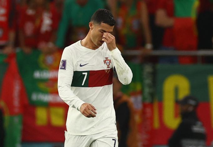 Cristiano Ronaldo je še drugo tekmo začel s klopi, svojo priložnost je dočakal v 51. minuti, na koncu pa je objokan sklenil prvenstvo. | Foto: Reuters
