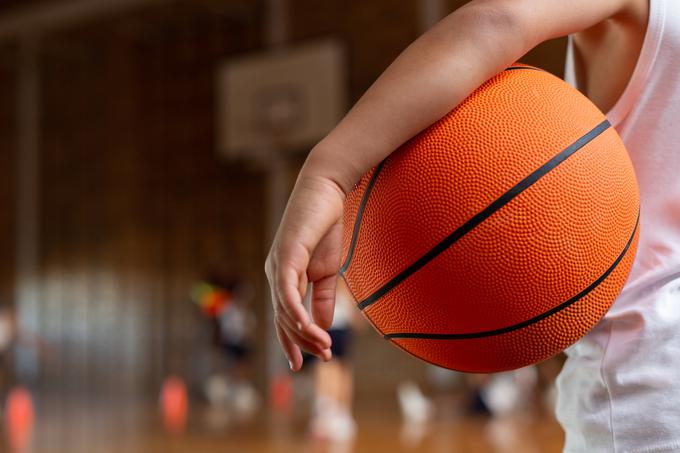 "Nikjer drugje ne bomo našli okolja, ki bo tako pozitivno vplivalo na otroka in mladostnika kot ukvarjanje s športom," pravi športna psihologinja. | Foto: Getty Images