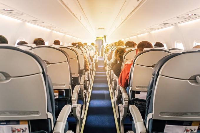 Po navedbah Svetovne zdravstvene organizacije se zrak v letalu popolnoma zamenja med 20- in 30-krat na uro.  | Foto: Getty Images