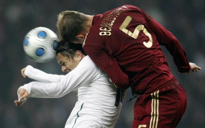 Leta 2009 je Zlatko Dedić poskrbel, da so Rusi Maribor zapustili sklonjenih glav. | Foto: Reuters