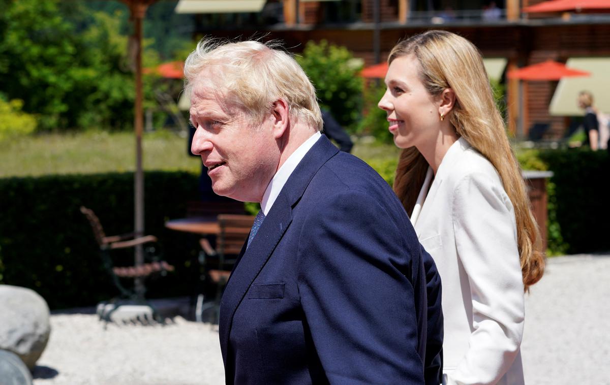 Boris Johnson z ženo Carrie | Foto Reuters
