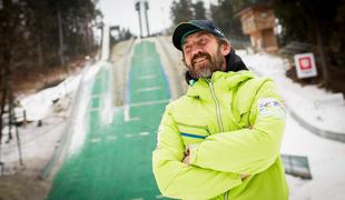 Legendarni češki skakalec tako vzljubil našo deželo, da razmišlja le še po slovensko