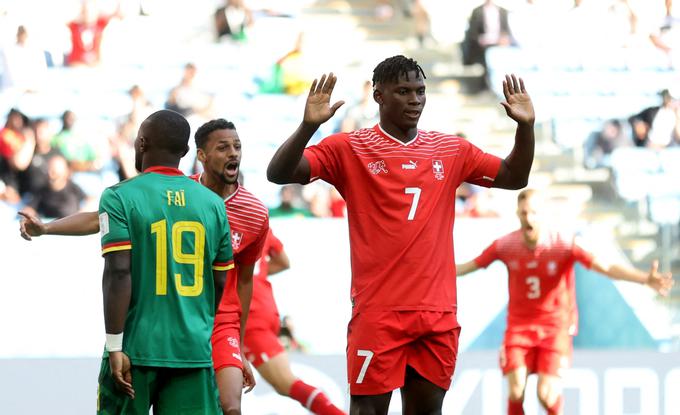 Breel Embolo ni hotel proslavljati zadetka proti Kamerunu. | Foto: Reuters