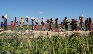 Mjanmarske oblasti porušile več deset vasi Rohing