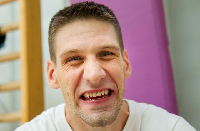 Gašper Vidmar leta 2013, potem ko so mu popravili zob, ki mu ga je izbil Marc Gasol. | Foto: Vid Ponikvar