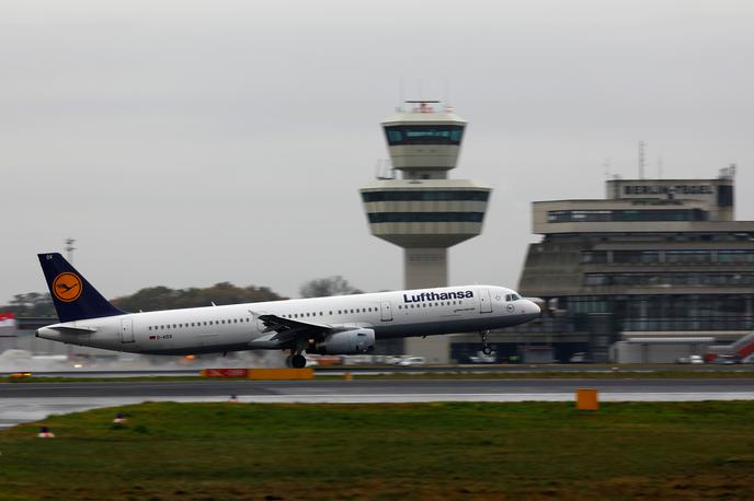 Lufthansa | Lufthansa je zaradi stavke odpovedala tudi vse današnje polete v Frankfurt in München z Brnika. | Foto Reuters