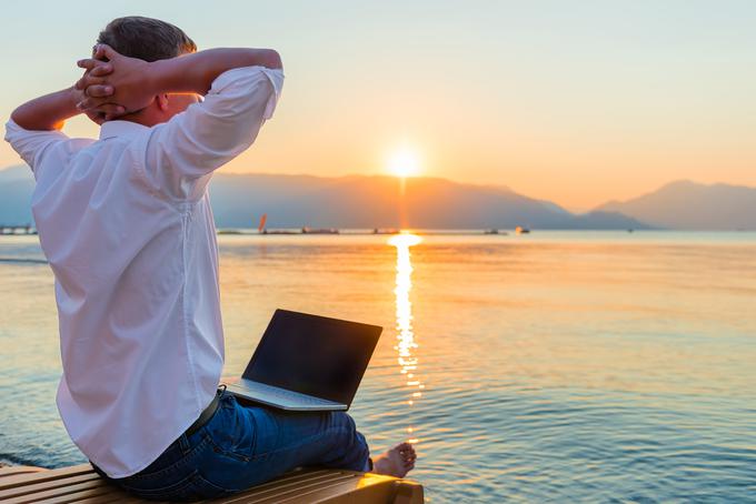 V IT-industriji lahko delate na daljavo in izkoristite prilagodljiv delovni čas. Najpomembnejši so namreč rezultati in ne število ur za pisalno mizo. | Foto: Shutterstock