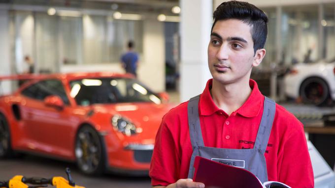 Porsche: namesto donacij ponujajo beguncem šolanje in možnost zaposlitve. | Foto: Porsche