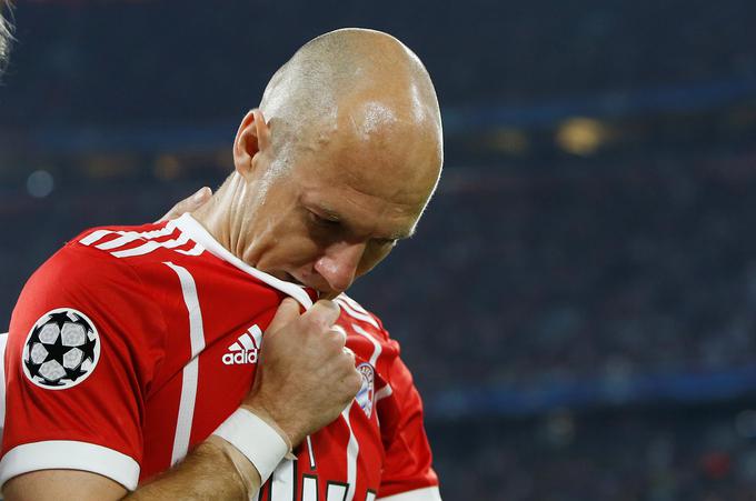 Nizozemec Arjen Robben je zaradi poškodbe mišice proti nekdanjemu klubu Realu odigral le pet minut. | Foto: Reuters