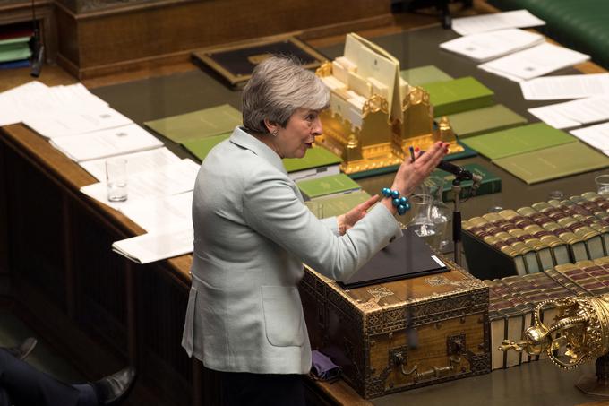 Premierko Thereso May je pozval, da predlaga dejanske spremembe njenemu dogovoru v prizadevanjih, da bi našli alternativo, ki bi dobila podporo parlamenta in poenotila državo. | Foto: Reuters