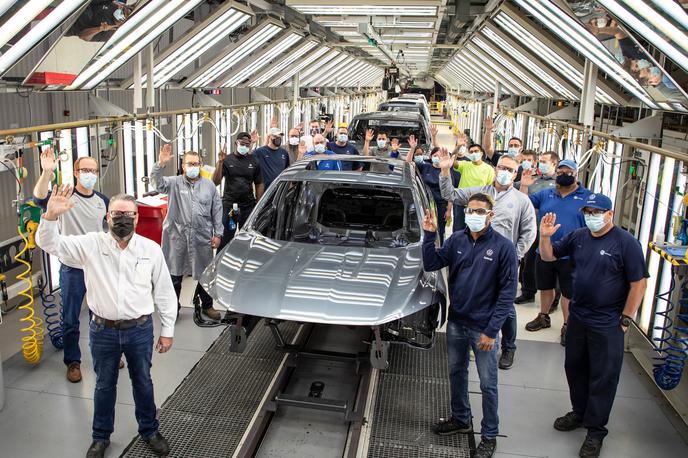 Volkswagen passat | Pri Volkswagnu pričakujejo, da se bodo težave s polprevodniki umirile šele leta 2024. | Foto Volkswagen