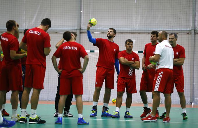 Na olimpijsko prizorišče so prispeli hrvaški rokometaši, ki so se na pripravljalnih tekmah pomerili tudi z našimi fanti. | Foto: 