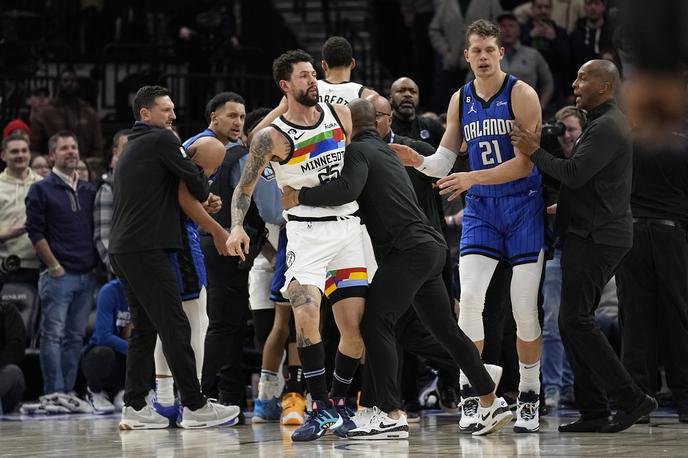 Austin Rivers | Košarkarsko tekmo med NBA-ekipama Orlando Magic in Minnesoto Timberwolves sta zaznamovala pretep in izključitev petih igralcev. | Foto Guliverimage