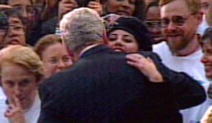 Z Monico Lewinsky posneli serijo o njeni aferi s Clintonom