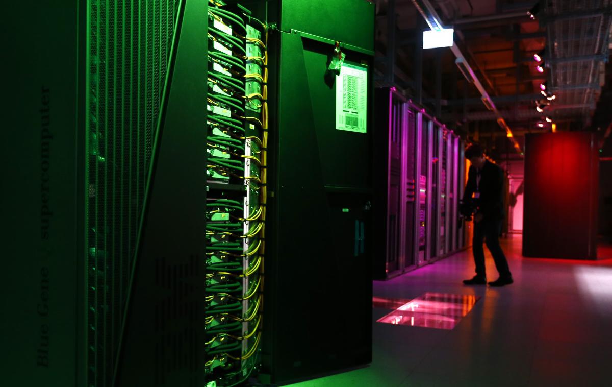 Superračunalnik, superračunalniški center | Slovenski superračunalniški center s podporo Evropske unije vzpostavlja Univerza v Mariboru. | Foto Reuters