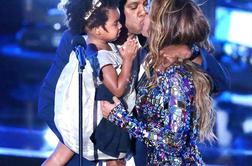 MTV nagrade: Beyonce dobila nagrado in možev poljub