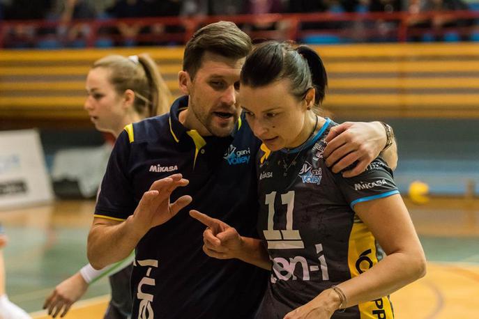 Tina Vasja Lipicer Samec GEN-I Volley | Vasja Samec Lipicer ni več trener članske ekipe GEN-I Volley. | Foto Tine Strosar