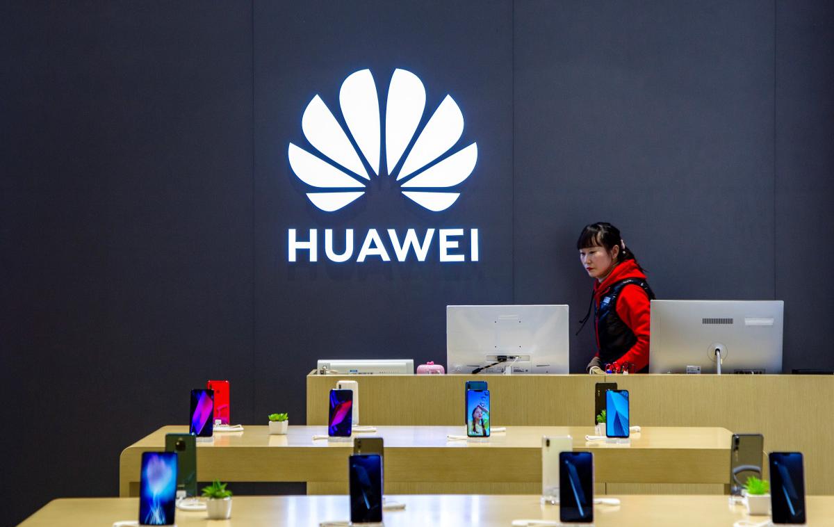 Honor, Huawei | Huawei je objavil seznam 17 modelov svojih pametnih telefonov, ki bodo prejeli uporabniški vmesnik EMUI 10, katerega osnova je prihajajoči Android Q. | Foto Reuters