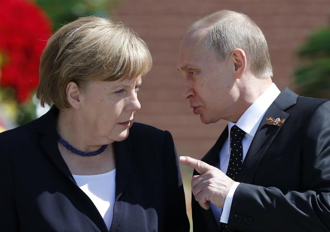 Tudi vodilne članice EU kljub svojemu sklicevanju na skupne evropske cilje sledijo nacionalnim interesom. Nemčija tako kljub zadržkom številnih držav ne odstopa od zavezništva z Moskvo pri gradnji Severnega toka 2. | Foto: Reuters