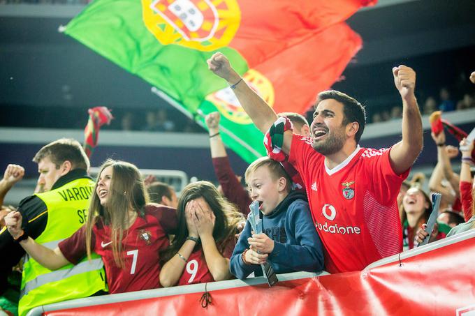 Veselje portugalskih navijačev, ki so pripotovali v Ljubljano. | Foto: Žiga Zupan/Sportida