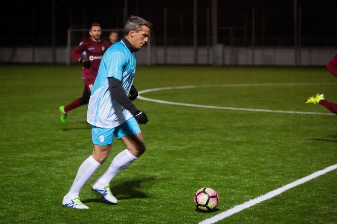 Pri nekdanjih reprezentantih, ki jih je s klopi vodil in spodbujal Srečko Katanec, je razkošno znanje prikazal Milenko Ačimović. | Foto: Žiga Zupan/Sportida