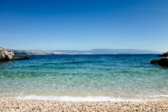 plaža Rab morje | Vse ugodnosti Evrotarife veljajo tudi na Hrvaškem, uporabniki mobilne telefonije Telekoma Slovenije, ki potrebujejo še več mobilnega interneta, lahko te pridobijo ugodneje z dodatnim zakupom.