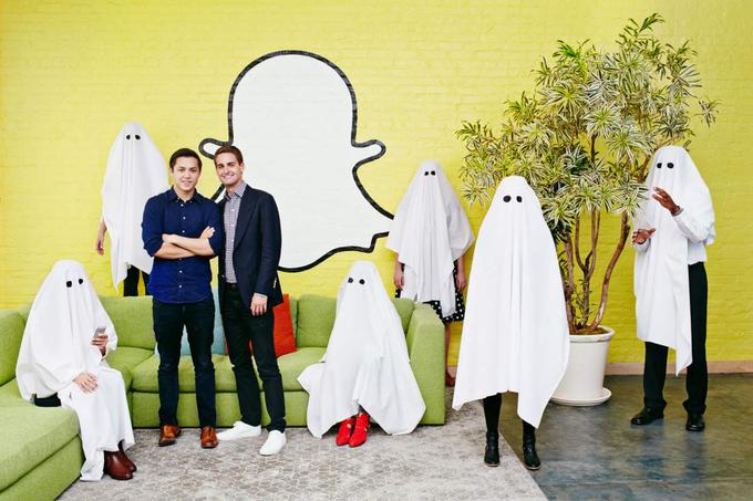 Bobby Murphy je velik deloholik. Z Evanom Spieglom sta razvoj Snapchata leta 2012 preselila v hišo Evanovega očeta. Murphy je prvotni prototip aplikacije programiral tudi 18 ur dnevno. Vmes je pisal diplomo. Spiegel je študij na Stanfordu medtem opustil in se posvetil iskanju vlagateljev za Snapchat. | Foto: Snapchat