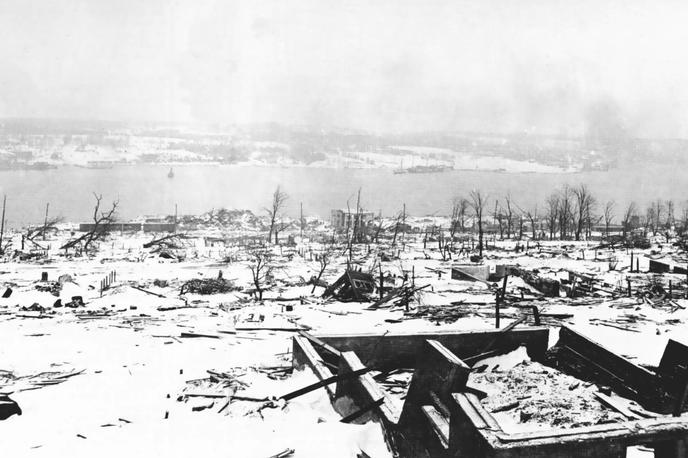 Halifax | Silovita eksplozija, ki je sledila trku dveh ladij, je s tlemi zravnala velik del Halifaxa, največjega mesta kanadske province Nove Škotske. | Foto Wikimedia Commons
