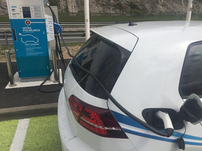 Evropska komisija pri Sloveniji izpostavlja relativno veliko število polnilnic za električne avtomobile. | Foto: 