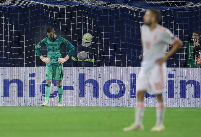 Španci po dramatičnem porazu niso skrivali razočaranja. | Foto: Reuters