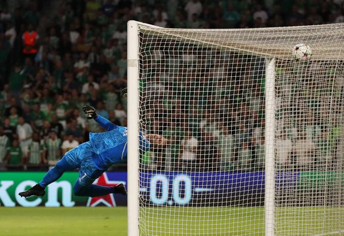 Wojciech Szczesny je moral dvakrat po žogo v svoj gol. | Foto: AP / Guliverimage