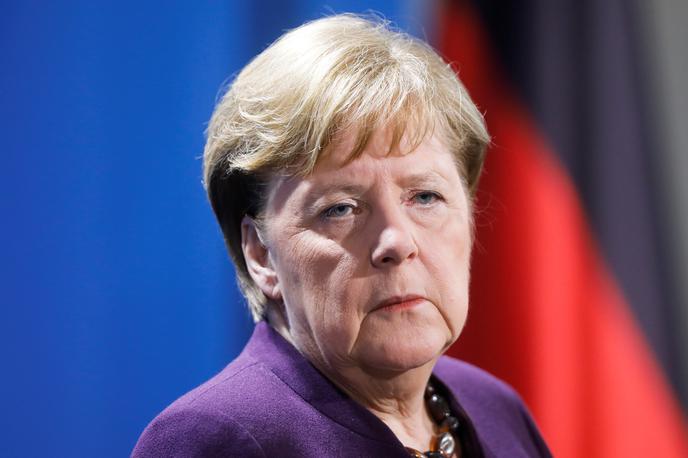 Angela Merkel | Merklova je v kratki izjavi, ki jo je podala njena tiskovna predstavnica, dejala, da "vztraja pri svojih odločitvah v zvezi z vrhom Nata leta 2008 v Bukarešti". | Foto Reuters