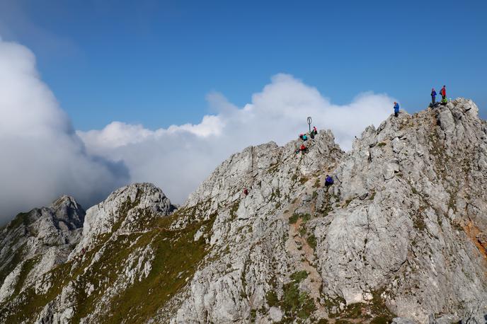 pohod hribi Vrtača | Nad oblaki. Vrtača je drugi najvišji vrh Karavank. | Foto Matej Podgoršek