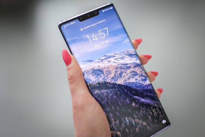 Huawei Mate 30 Pro bi gotovo pristal med najbolj zaželenimi telefoni leta 2019, če bi imel enako programsko podporo kot njegovi predhodniki. | Foto: Bojan Puhek