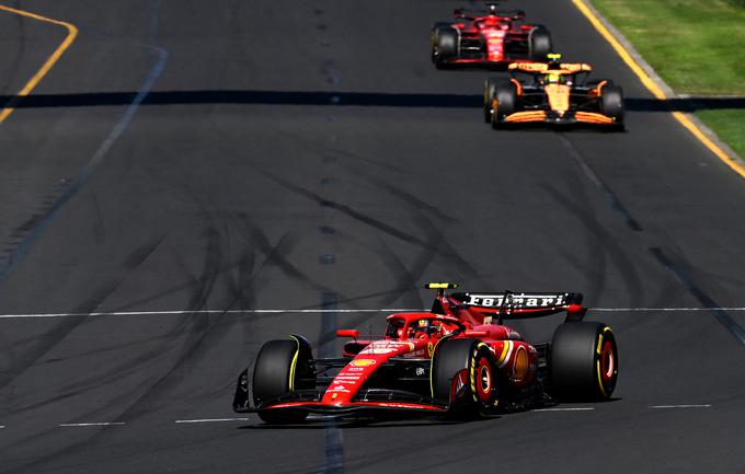 Dvojna zmaga za Ferrari, sredi dirke je tudi Leclerc prišel mimo obeh McLarnov. | Foto: Reuters