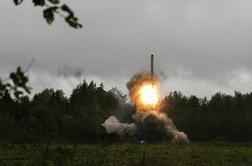 Severna Koreja izstrelila balistično raketo. Japonski premier: Gre za vse hujšo provokacijo.