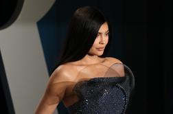 Kylie Jenner lahko zaradi napihovanja premoženja grozi zaporna kazen #video