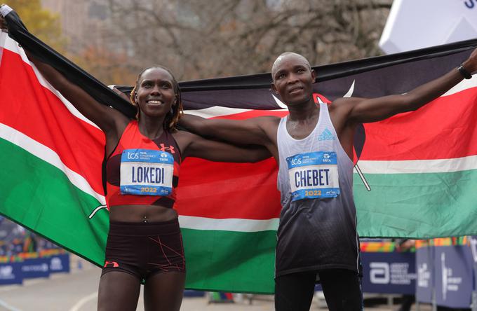 Sharon Lokedi je prvič tekla na newyorškem maratonu. Z zmago je še olepšala dan kenijskega zmagoslavlja v ameriškem velemestu. | Foto: Reuters