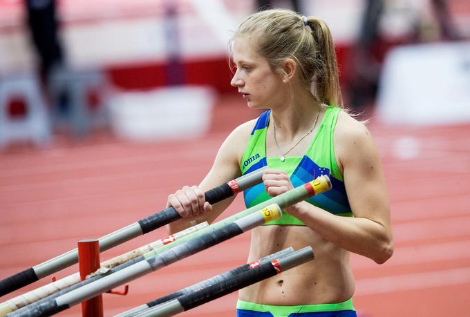 Tina Šutej, slovenska rekorderka v skoku s palico, je odkrito napovedala boj za medaljo. | Foto: Vid Ponikvar