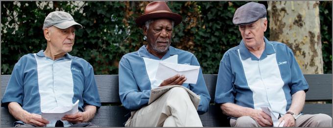 Oskarjevci Morgan Freeman, Alan Arkin in Michael Caine v kriminalni komediji Zacha Braffa upodabljajo tri ostarele prijatelje, ki se odločijo oropati banko, ker jim je ta odtujila njihove prihranke. • Film je na voljo v videoteki DKino. | Foto: 