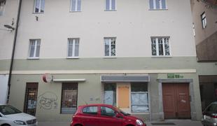 Se bo našel kupec za sobo v središču Ljubljane, ki se prodaja za 14 tisočakov?