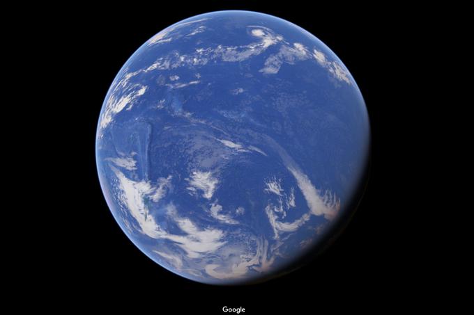 Ta podatka sicer nista tako zgovorna kot dejstvo, da se opazovalec v vesolju lahko postavi v položaj, s katerega se Zemlja zdi kot popolnoma vodni planet. Tihi ocean je namreč tako velik, da za opazovalca v omenjenem položaju zaseda skoraj vso vidno površino Zemlje.  |  Foto: Matic Tomšič/Google Earth | Foto: 