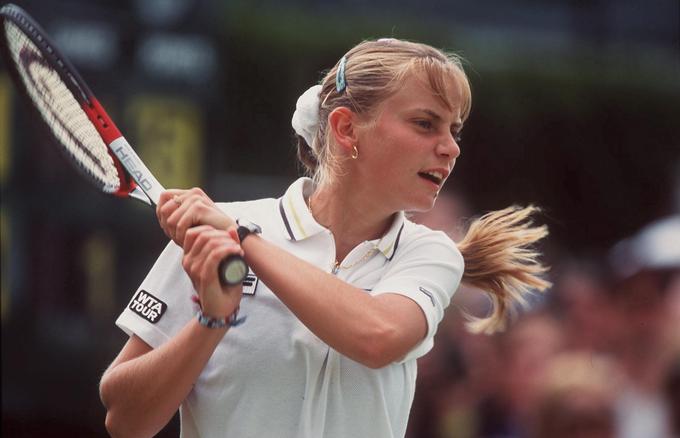 Za eno od večjih presenečenj v zgodovini tenisa je poskrbela leta 1999, potem ko je kot kvalifikantka v prvem krogu Wimbledona premagala takrat prvo igralko sveta Martino Hingis. | Foto: 