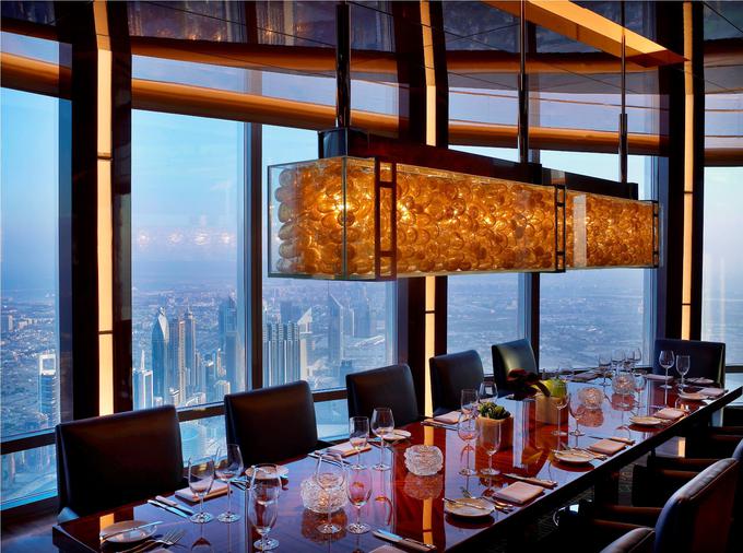 Najvišja restavracija na svetu, kjer gostom postrežejo tudi slovensko bučno olje | Foto: At.mosphere Burj Khalifa