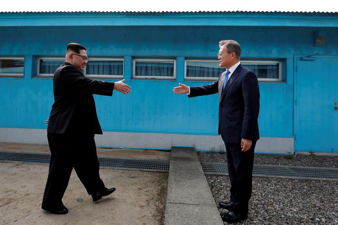 Severnokorejski voditelj Kim Jong-un in južnokorejski predsednik Moon Jae-in | Foto Reuters