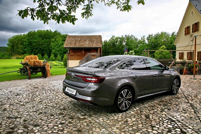 Renault talisman kot limuzina: zaradi manj praktičnega zadka bo kupcev po pričakovanjih v Sloveniji 20 odstotkov. | Foto: 