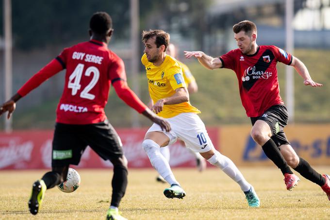 Prva liga se bo nadaljevala s sobotno zaostalo tekmo 16. kroga med Bravom in Taborom. | Foto: SPS/Sportida