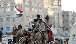 V eksploziji v Jemnu ubit guverner mesta Aden