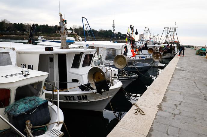 Ribiči | Slovenija z uveljavitvijo pravice do intervencije nudi pomoč in podporo pri zaščiti pravnih koristi slovenskih ribičev, ki so žrtve hrvaškega nepriznavanja arbitražne razsodbe. | Foto STA