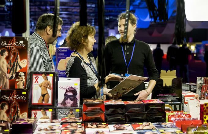 Trgovci opažajo, da nakup erotičnih izdelkov ni več takšen tabu, kot je bil pred desetimi leti.  | Foto: Ana Kovač